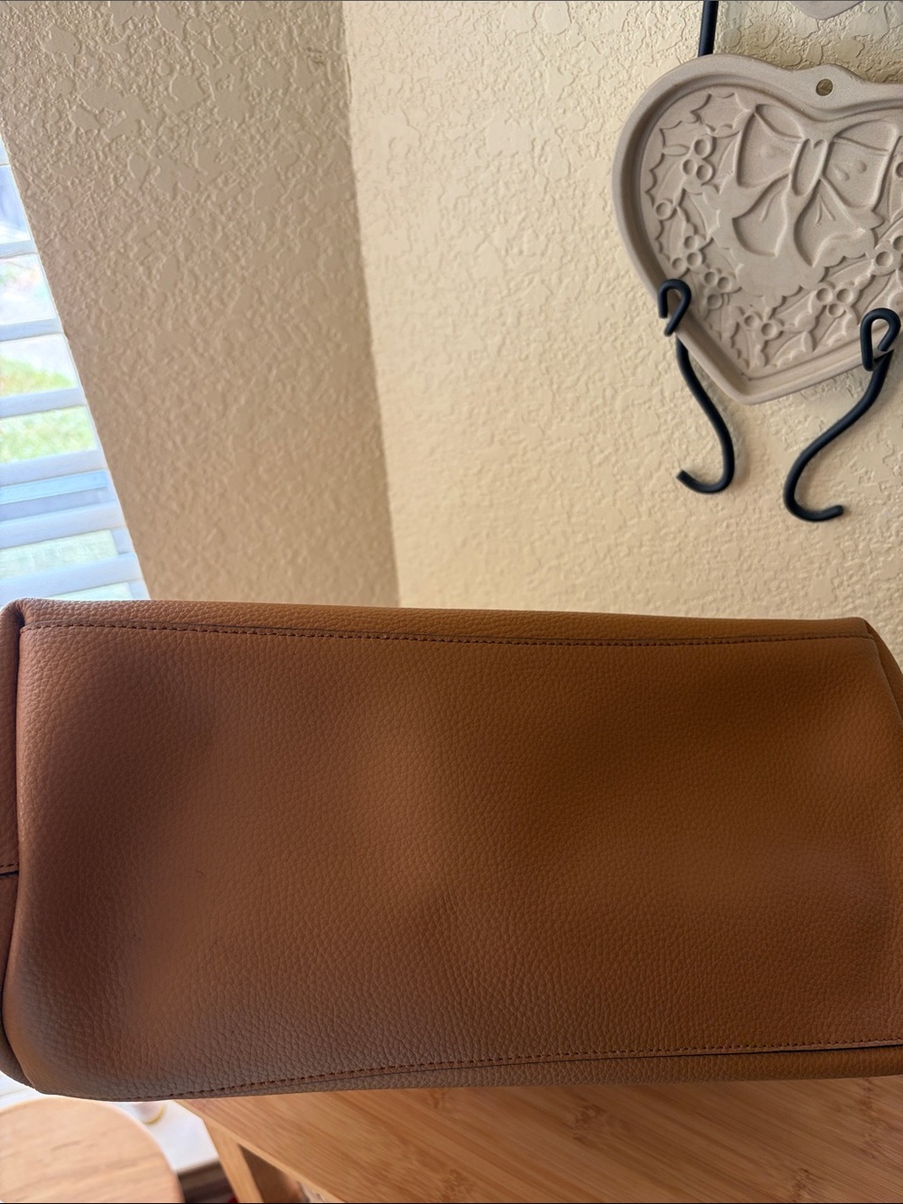 Coach Tan Pebbled Leather Market Tote bag - Picture 13 of 14